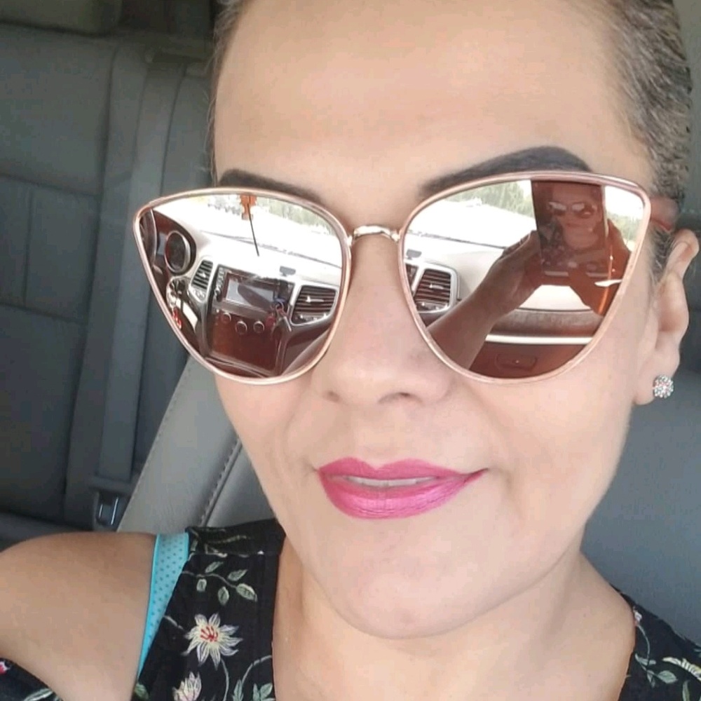 Meet your Posher, Karina